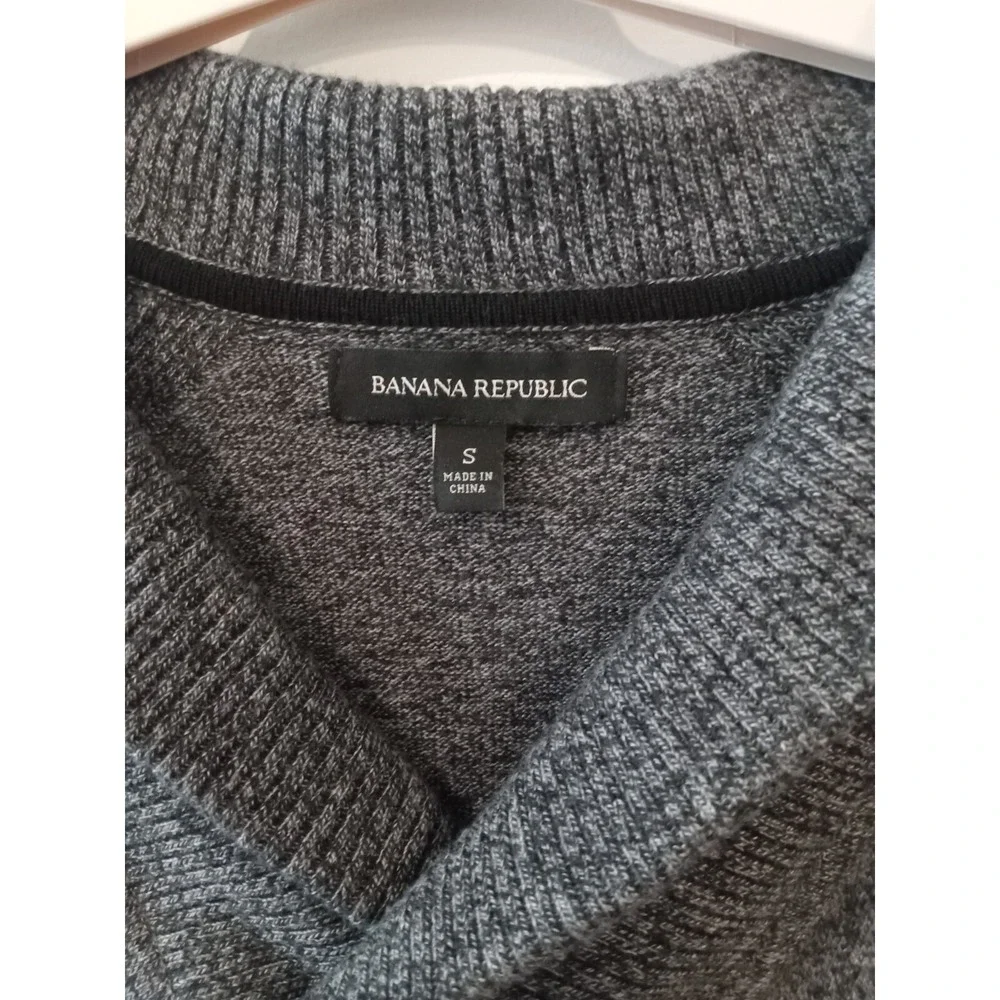 Banana Republic Men's Size‎ Small Gray Sweater